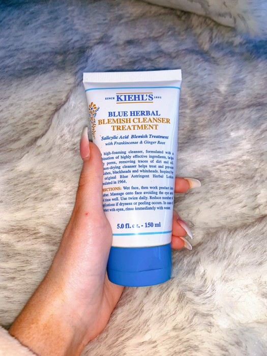 Image of facial cleansing wash